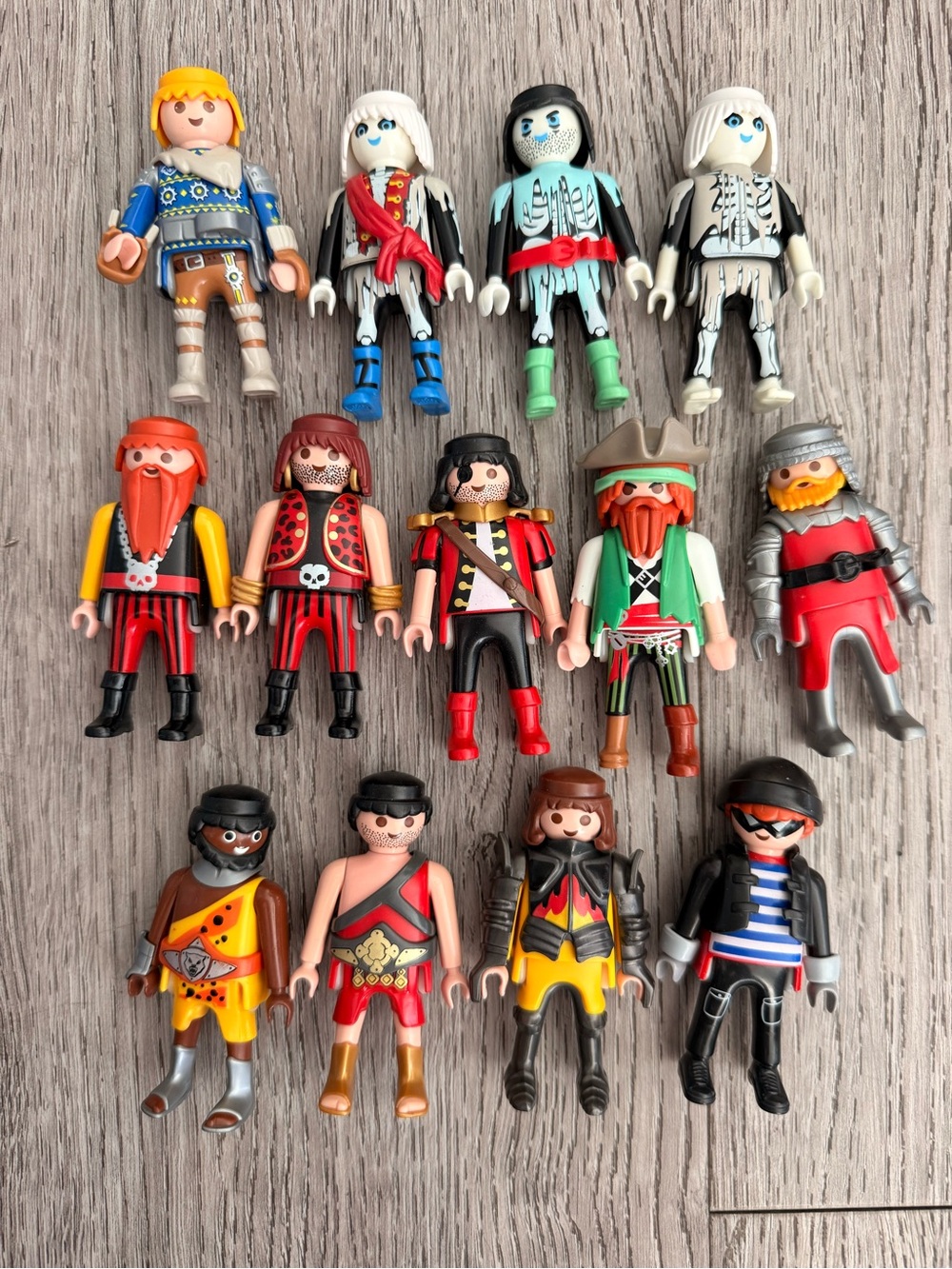 Playmobil pirates & knights figures lot